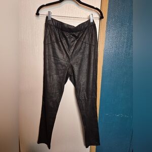 679 🦃🎄Free People Black Metallic Faux Leather Leggings